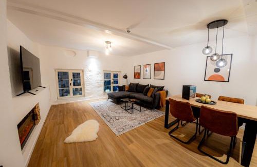 Muehldorf am Inn Apartment | Highlight am Stadtplatz Mühldorf - C4S COME4STAY - 2 Zimmer Wohnung I bis zu 5 Gäste