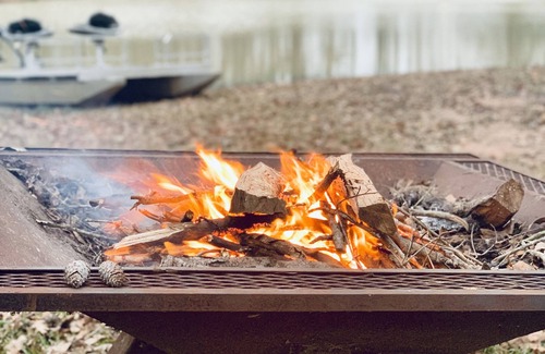 Montgomery House | Highline Ranch RV And Hot Tub