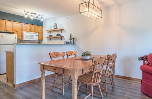 Silver Star Mountain Condo | Highly sought after Top Floor Corner Creekside Condo - Pet Friendly!