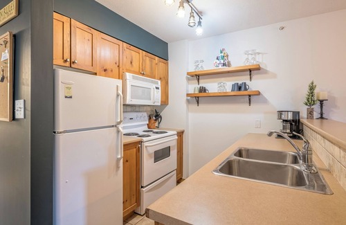 Silver Star Mountain Condo | Highly sought after Top Floor Corner Creekside Condo - Pet Friendly!