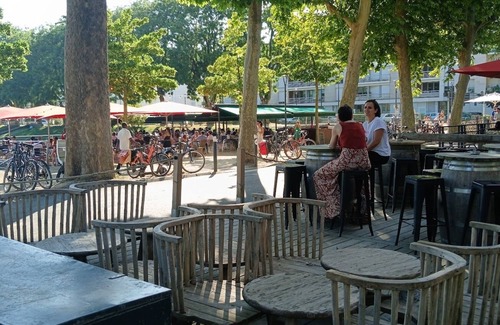 Downtown Angers Apartment | Highly sought-after neighborhood. T2 with parking. Mobility lease