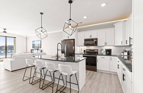 Osage Beach Condo | Highly-Upgraded Topsider 3-Suite Walk-In Unit Nearby Elevator 36-48' Boat Slips!