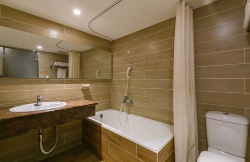 Guishan District Hotel | Highness Hotel