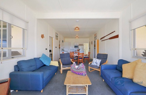 Woodgate House | Highset Home on The Esplanade