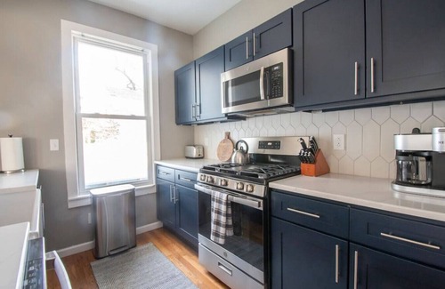 Kingston House | Hightop House · Hightop House: Modern Victorian in Midtown, NEW