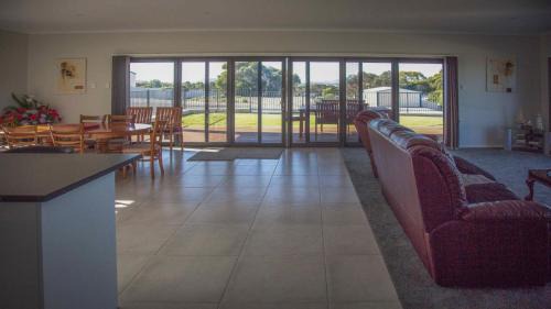Lake Wangary House | Highview on Victoria Coffin Bay