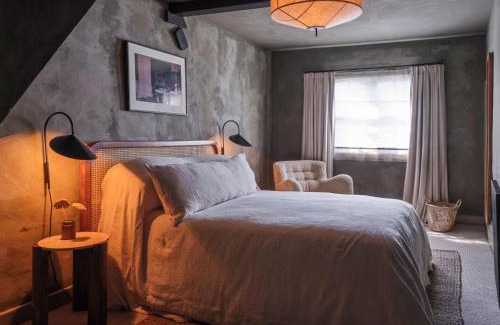 Burford Hotel | Highway