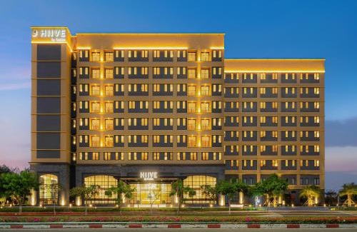 Thu Dau Mot Hotel | HIIVE by fusion Binh Duong New City - VSIP 2