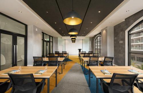 Thu Dau Mot Hotel | HIIVE by fusion Binh Duong New City - VSIP 2