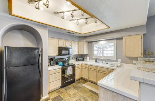 North Mountain House | Hike and Golf! Townhouse with Resort Perks in PHX