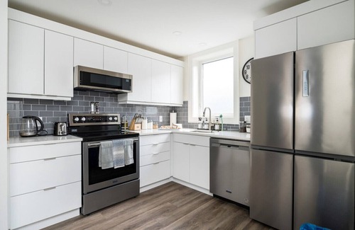 Meaford Apartment | "Hike" at Hills Meaford | 2BD Suite + Pets!