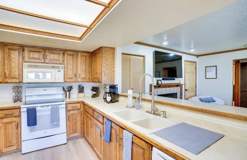 Brian Head Condo | Hike & Explore: Brian Head Condo w/Pool Access!
