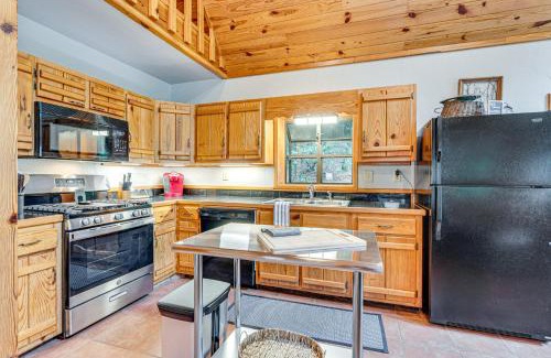 Indian Rock Springs House | Hike, Fish and More Cozy Cabin with Patio in Murphy!