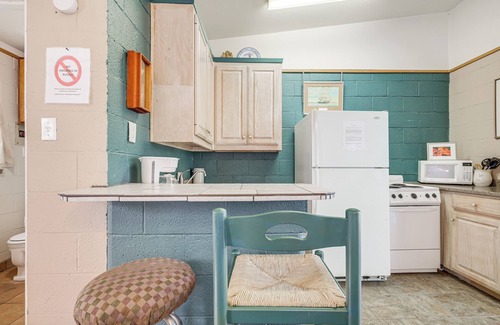 Lake Whitney Apartment | Hike On-Site: Lake Whitney Studio Hideaway