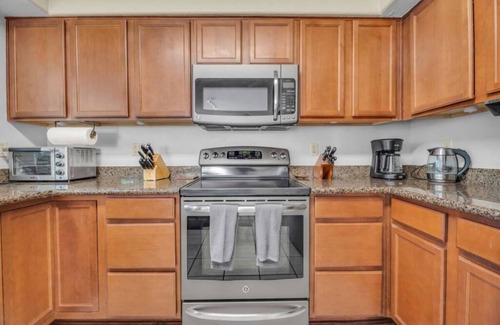 Paradise Valley Village Villa | Hiker's Dream: 4-Bed House with Pool near Mountain