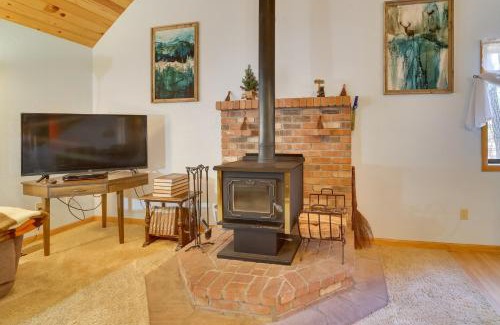 Pine House | Hikers Haven Pine Getaway with Wraparound Deck!