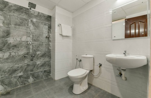 Kaloor Hotel | Hilite Inn