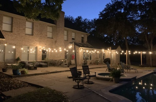 Leander House | Hill Country Family Retreat