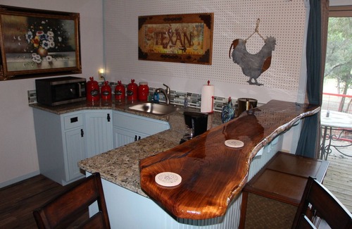 Blanco House | Hill Country Haven (Better than any Hotel!)