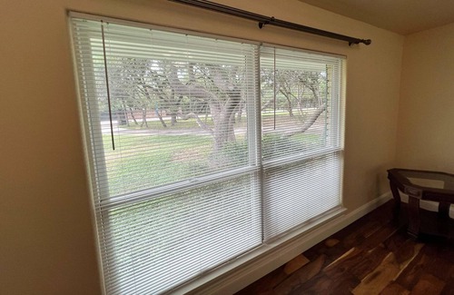 Hollywood Park House | Hill Country Hideaway