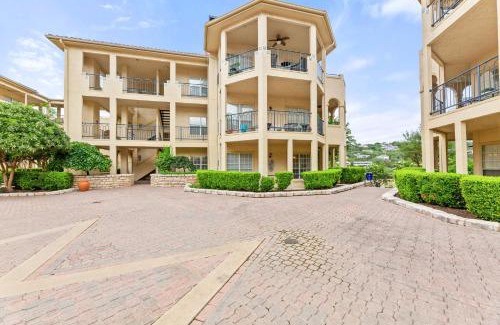 Highland Lake Estates House | Hill Country Island Retreat
