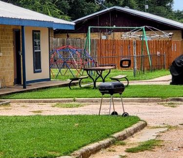 Buchanan Dam Hotel | Hill Country Lodge and Mini Storages