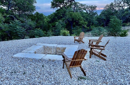 Fischer Cottage | Hill Country Modern Cottage - 5 minutes to the boat ramps