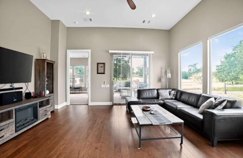 Horseshoe Bay West House | Hill Country Retreat & Casita