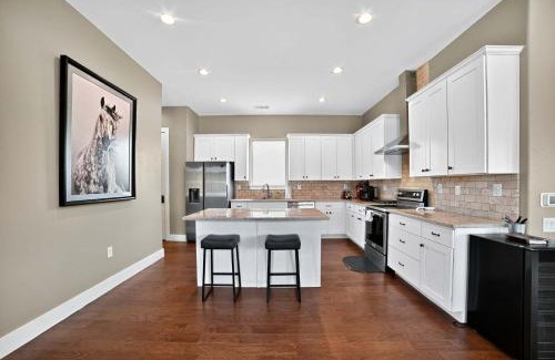 Horseshoe Bay West House | Hill Country Retreat & Casita