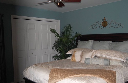 Narvon House | Hill Country Vista - Romantic suite on a tranquil countryside near Amish Country