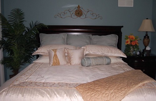 Narvon House | Hill Country Vista - Romantic suite on a tranquil countryside near Amish Country