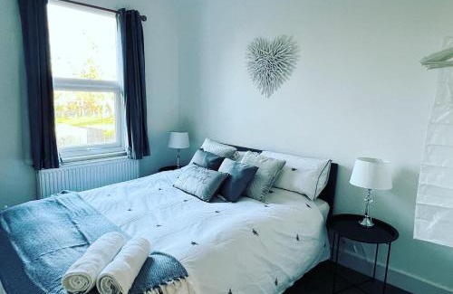 Leigh-on-Sea Apartment | Hill Grove 2 Bedroom Apartment