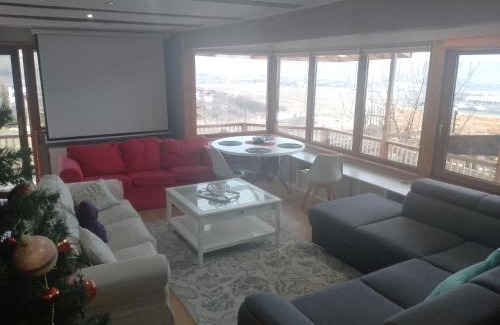 Apahida House | Hill House with City view