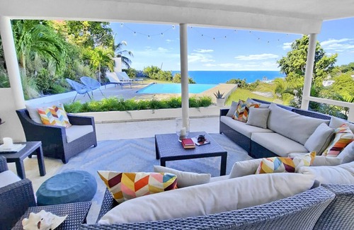 Puerto Ferro House | Hill Top Home | Infinity Pool | Mins→Beach+Ferry
