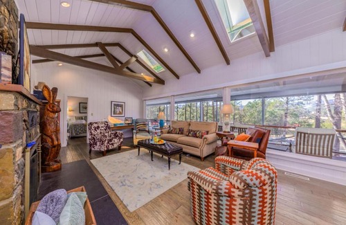 Ruidoso House | Hill Top Mountain View, 4 Bedroom, Pets, Hot Tub, Pool Table, Sleeps 10