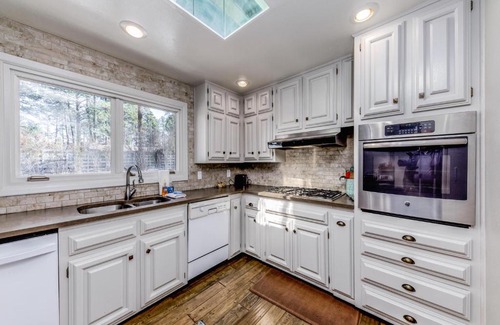 Ruidoso House | Hill Top Mountain View, 4 Bedroom, Pets, Hot Tub, Pool Table, Sleeps 10