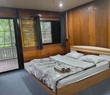 Mae Yao House | Hill Tribe Art House (Lahu & Akha Homestay)