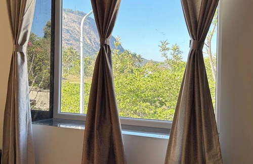 Nandi Hills Villa | Hill View Bedroom with AC & WiFi - Villa at Nandi Hills