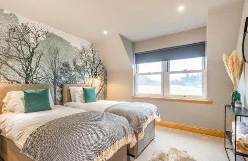 Dalbeattie House | Hill View