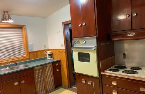 Saint John Hotel | Hillcrest Motel