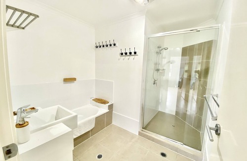 Closeburn House | Hills Cottage - eco-friendly, pets welcome!