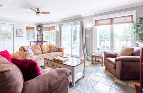 Stanley Bridge House | Hills Hideaway, a great place for a beautiful island getaway!