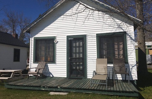 Cedarville Cabin | Hills Point Resort