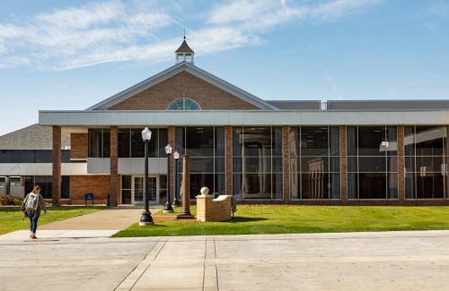 Hillsdale Hotel | Hillsdale College Dow Hotel and Conference Center
