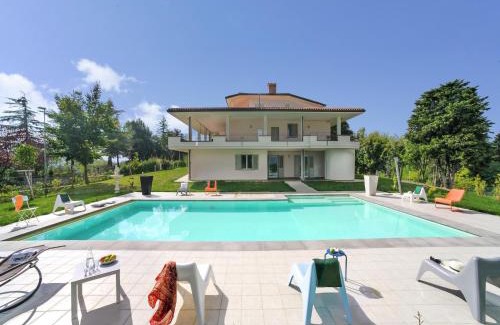 Tavullia Apartment | Hillside Comfort in Tavullia, cleaning included