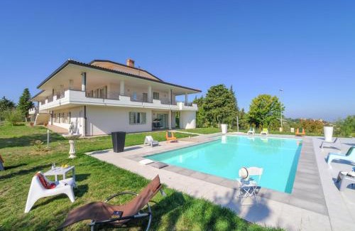 Tavullia Apartment | Hillside Comfort in Tavullia