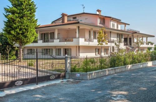 Tavullia Apartment | Hillside Comfort in Tavullia