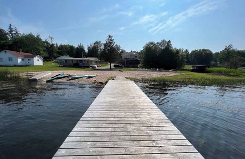 Cedarville House | 'Hillside' Cottage on the lake