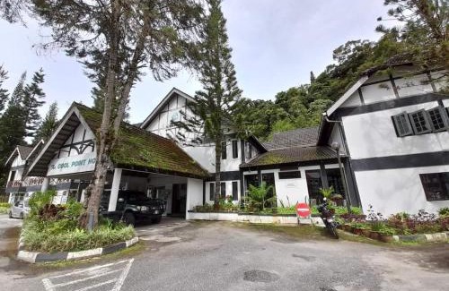 Tanah Rata Cabin | Hillside cottage tulip room with loteng