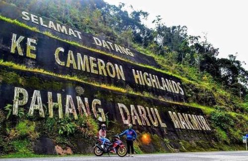 Tanah Rata Cabin | Hillside cottage tulip room with loteng